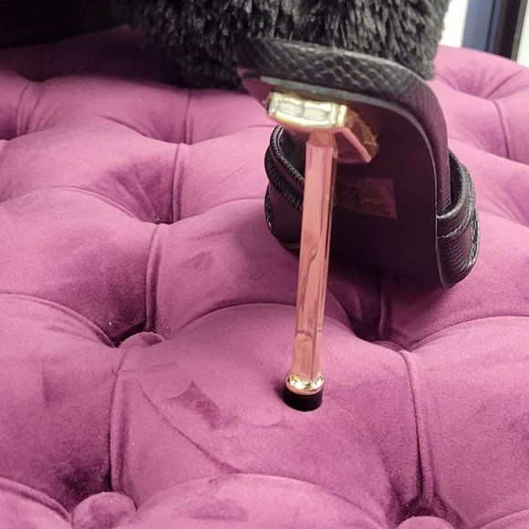 Heels - Picture 2 of 3